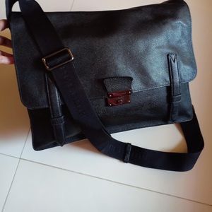 Burberry calfskin rivendale messenger bag black